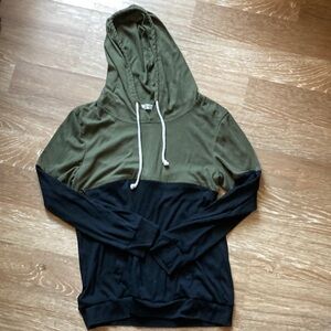 Bearsland Nursing hoody, size Medium